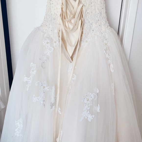 STUNNING IVORY TULLE LACE CORSET PEARL FLORAL TULLE BALLGOWN WEDDING DRESS SZ 6 - Picture 10 of 16